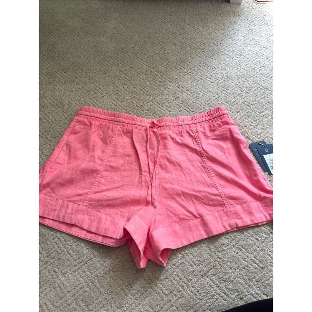 NWT Universal Thread Shorts